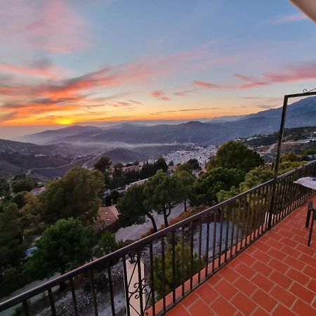 Lovely 2 Bed Apartment With Stunning Views & Pool Competa Exterior photo