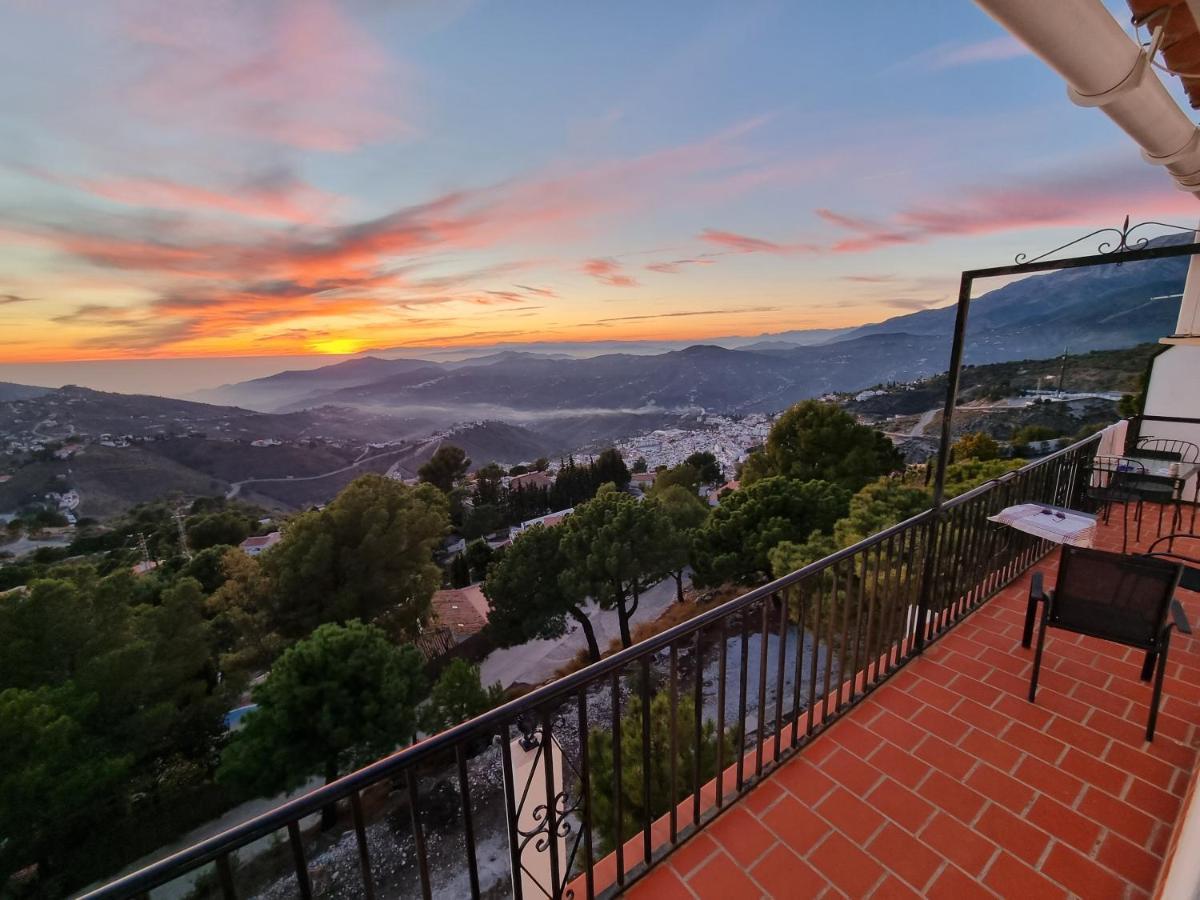 Lovely 2 Bed Apartment With Stunning Views & Pool Competa Exterior photo