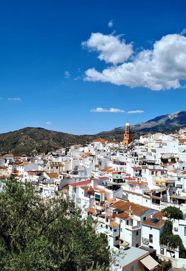 Lovely 2 Bed Apartment With Stunning Views & Pool Competa Exterior photo